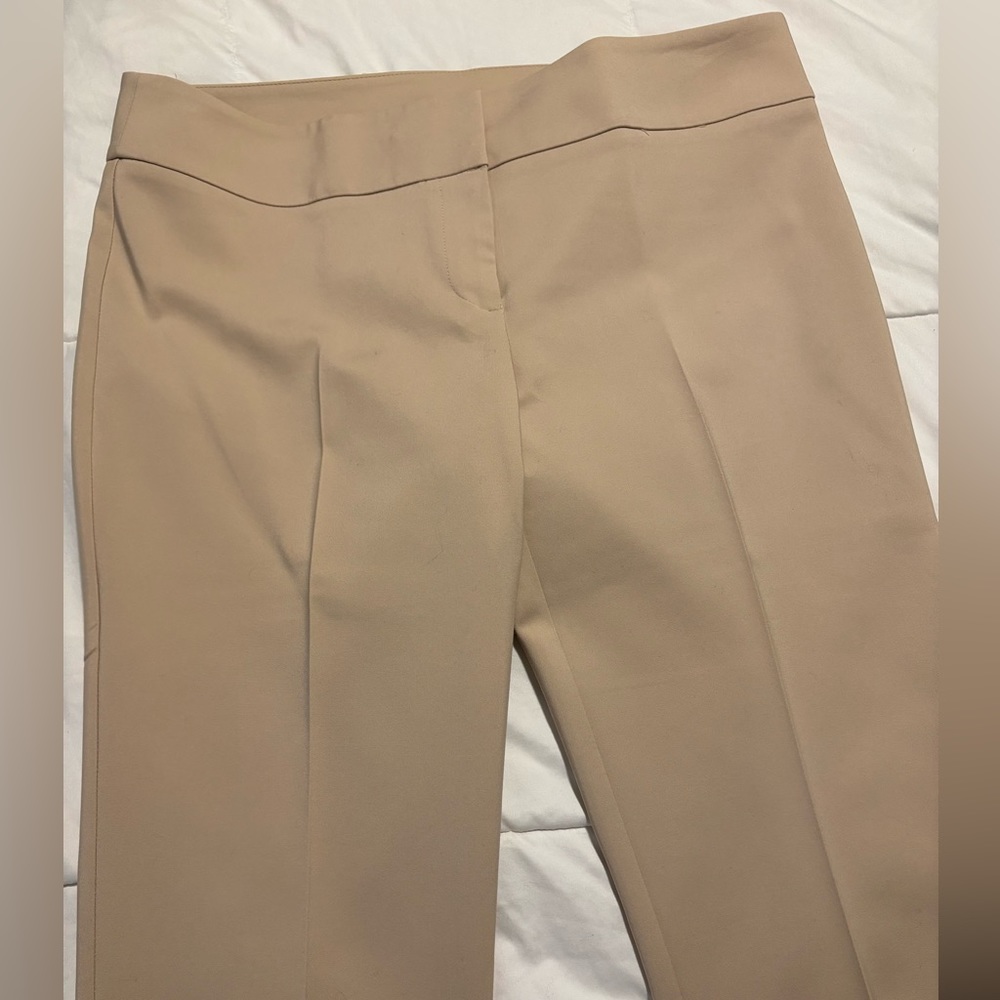Khaki trousers - Ann Taylor, modern fit, size 6. Never worn. Perfect condition!!